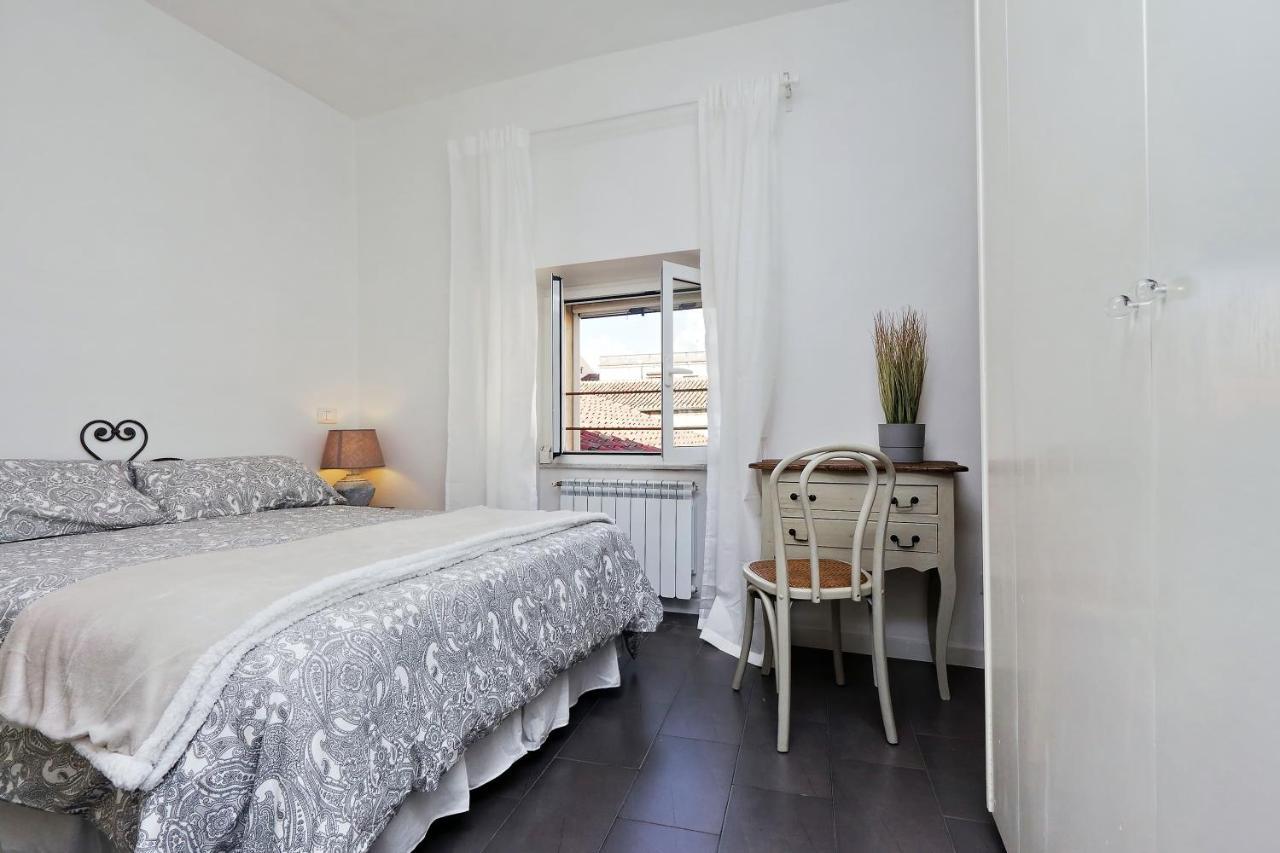 Monti Charming Apartment - Rome Short Let Service エクステリア 写真