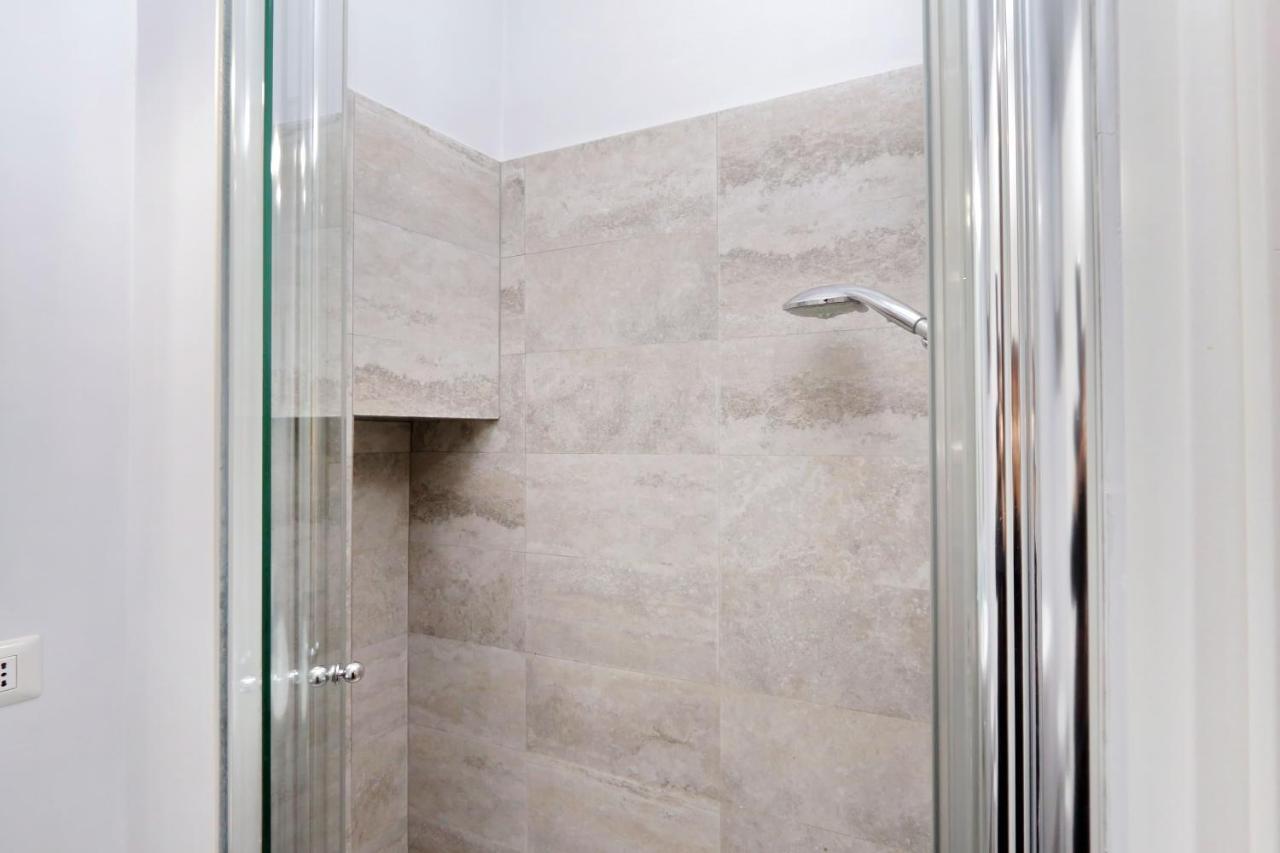Monti Charming Apartment - Rome Short Let Service エクステリア 写真