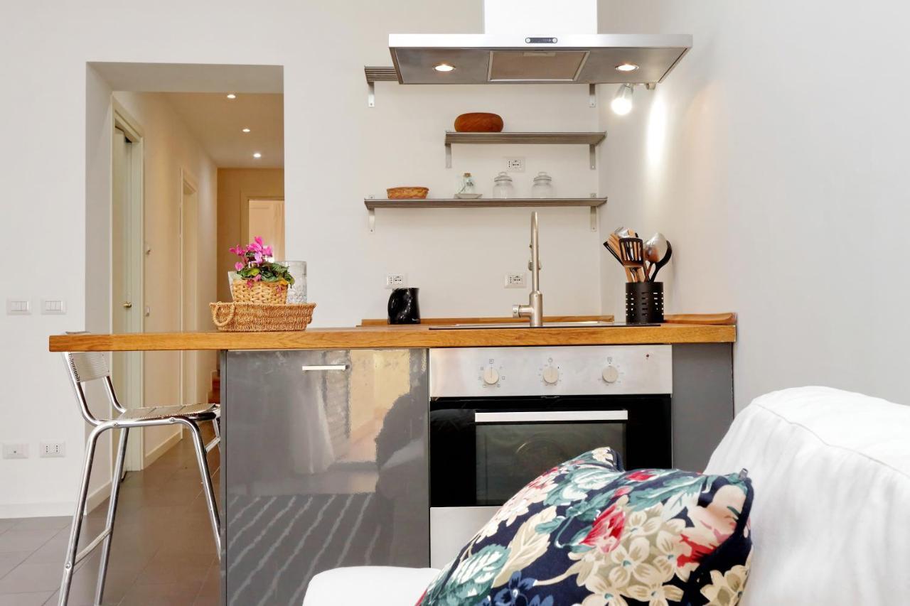 Monti Charming Apartment - Rome Short Let Service エクステリア 写真